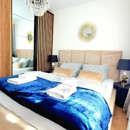 Grand Royal Baltic - Luksusowy 150 Metrow Od Plazy, Port, Taras, Bezplatny Parking, Lokalizacja W Centrum Ustki 乌斯特卡