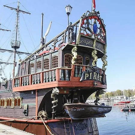 Grand Royal Baltic - Luksusowy 150 Metrow Od Plazy, Port, Taras, Bezplatny Parking, Lokalizacja W Centrum Ustki *