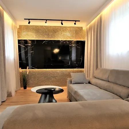 Grand Royal Baltic - Luksusowy 150 Metrow Od Plazy, Port, Taras, Bezplatny Parking, Lokalizacja W Centrum Ustki 公寓 乌斯特卡