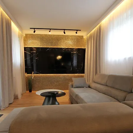 Grand Royal Baltic - Luksusowy 150 Metrow Od Plazy, Port, Taras, Bezplatny Parking, Lokalizacja W Centrum Ustki * 乌斯特卡